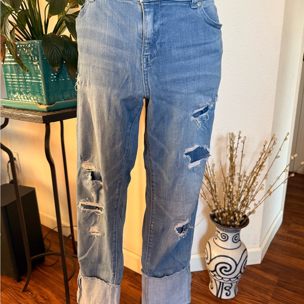 New York & Company Light Wash Cuffed Ankle Jeans Distressed - Picture 3 of 9